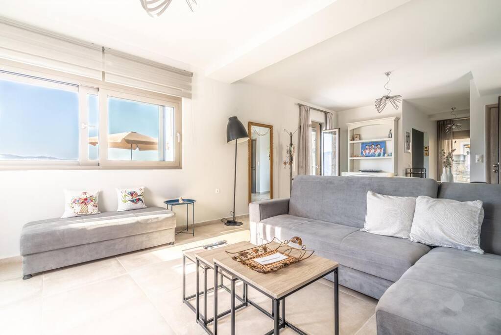 Modern Private With Infinity Pool Iraklio